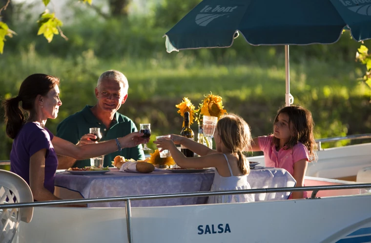 Croisière en péniche en famille