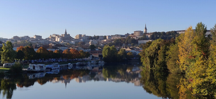 Location de péniche sans permis en Charente