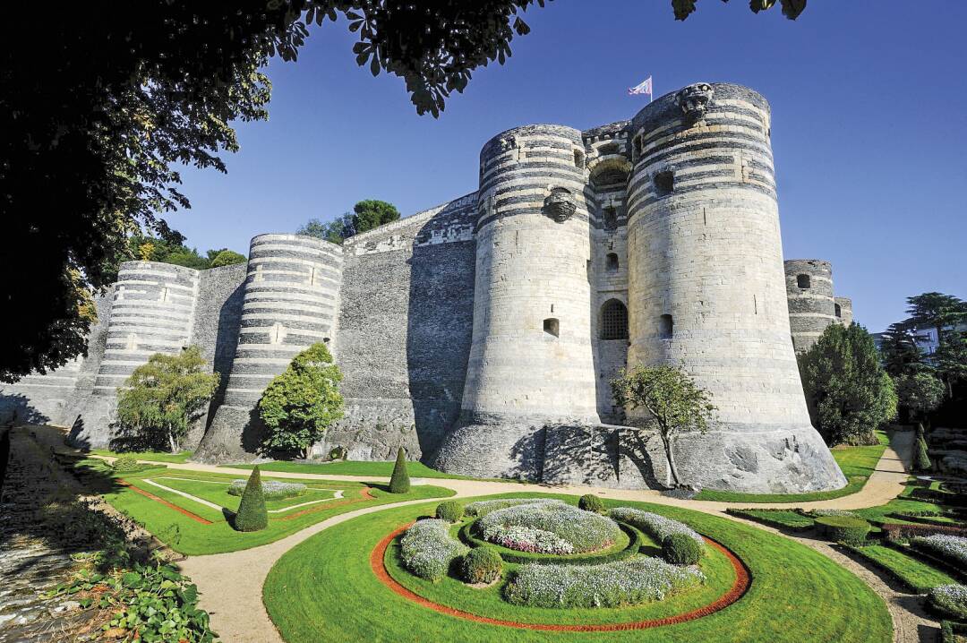 City of Angers : Cultural and historical city, you will find in Angers many museums, notably dedicated to tapestry, as well as several castles, abbeys and cathedrals.