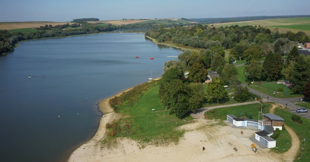 The Lake of Bairon.

Nestled in the heart of the Ardennes, Lake Bairon offers walking trails, playgrounds, a sandy beach and restaurants.