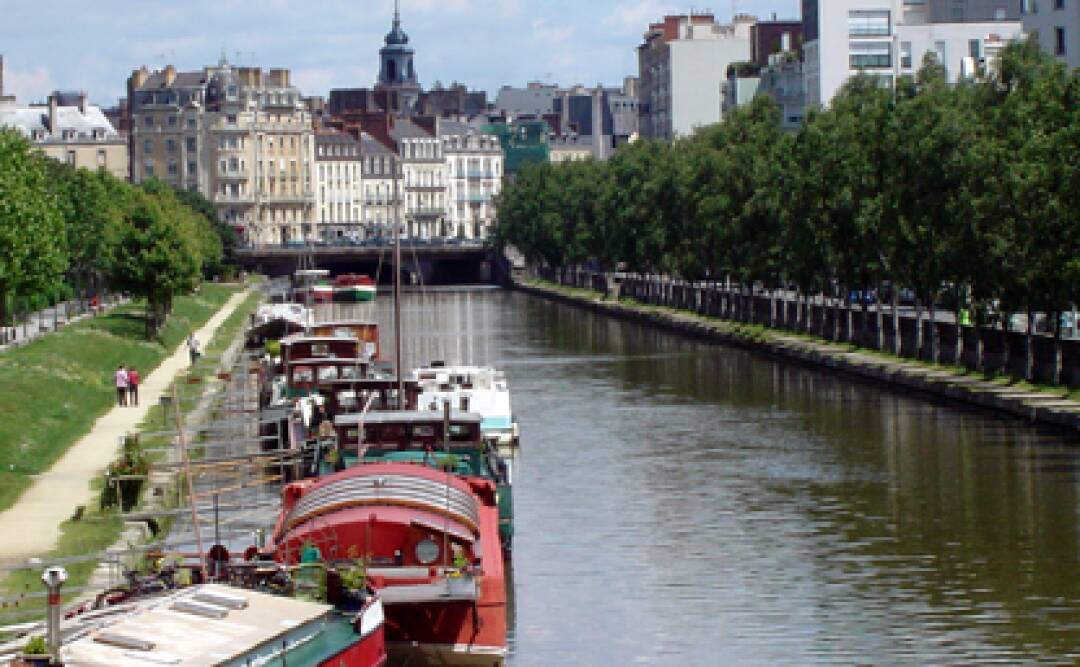 Rennes is the capital of Brittany. Don&#39;t miss a visit to the Parliament of Brittany and St Peter&#39;s Cathedral, or the Place de l&#39;H&ocirc;tel de Ville.