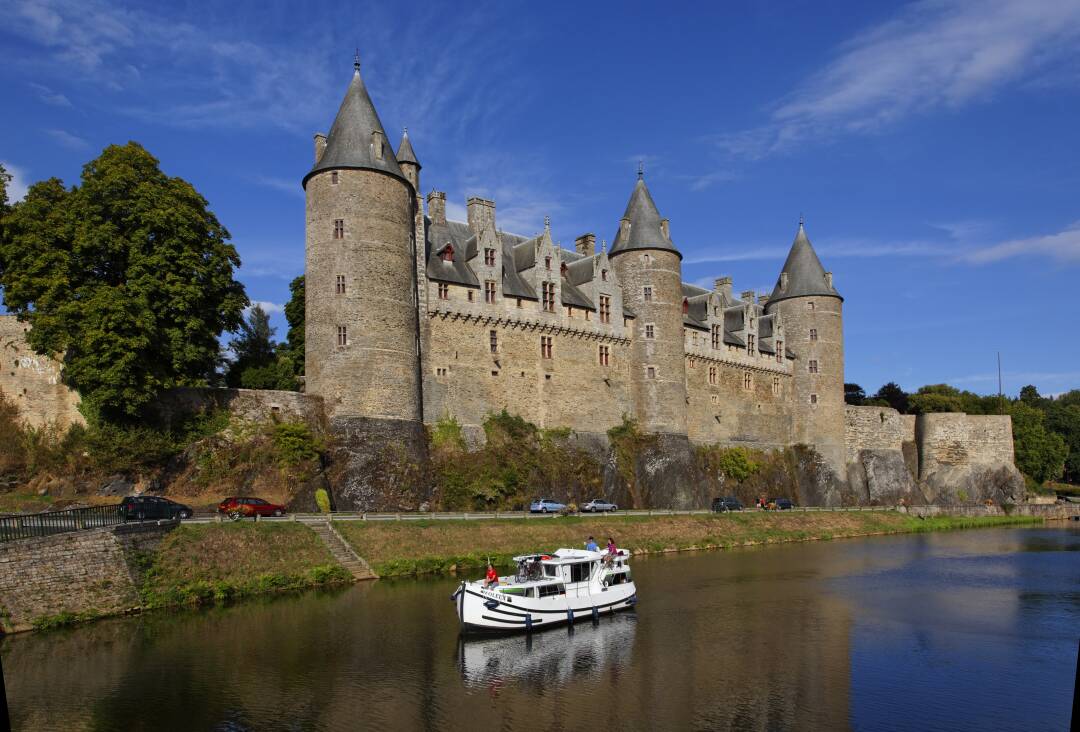 Josselin and its incredible medieval fortress and Breton Renaissance jewel