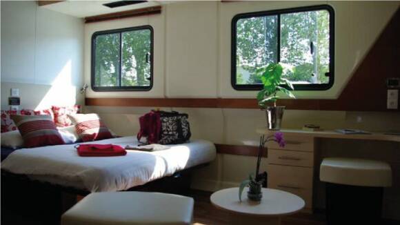 Vision 3 Master - Large Front Cabin with 1 Double Bed