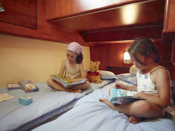 Estival Octo - Middle Starboard Cabin, choice between a Double Bed or 2 Single Beds