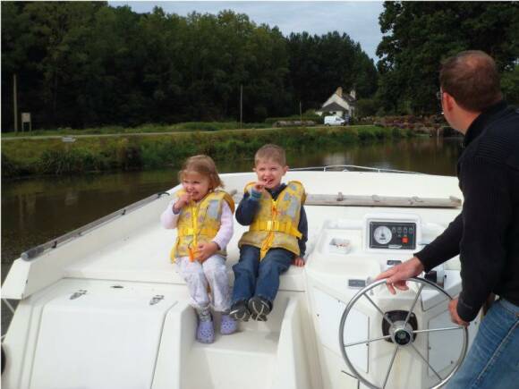 Canal Boat Tarpon 42 - Outside Steering Position