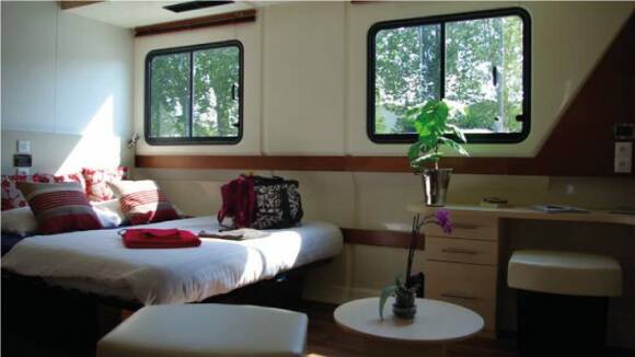 Vision 2 - Large Front Cabin choice of 1 Double Bed or 2 Single Beds