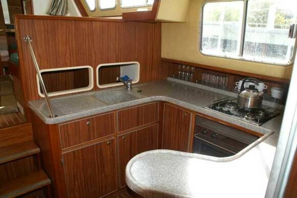 Boating Holidays with Penichette 1400 Fly Bridge - Kitchen