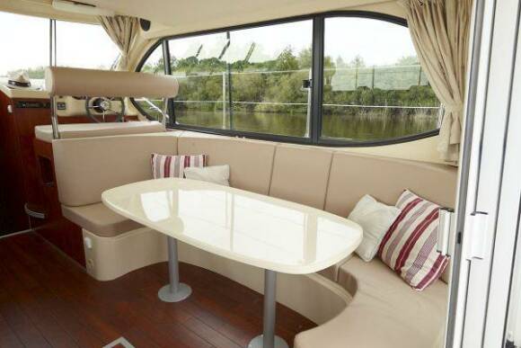 Estival Quattro - Lounge with DVD Player and Flat Screen TV, convertible into a Double Bed