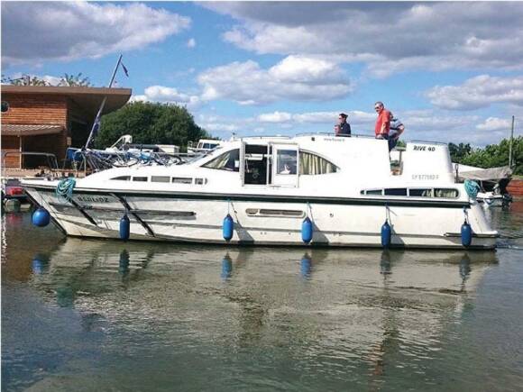 Boating Holidays with Haines 40 - Outside Steering Position