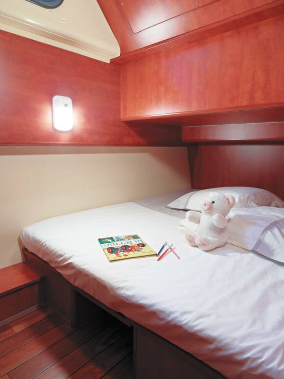 Estival Sixto -  Starboard Cabin , Choice between a Double Bed or 2 Single Beds