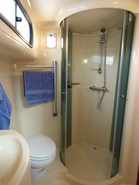 Estival Sixto Prestige - Bathroom with Large Shower and Electric Toilet