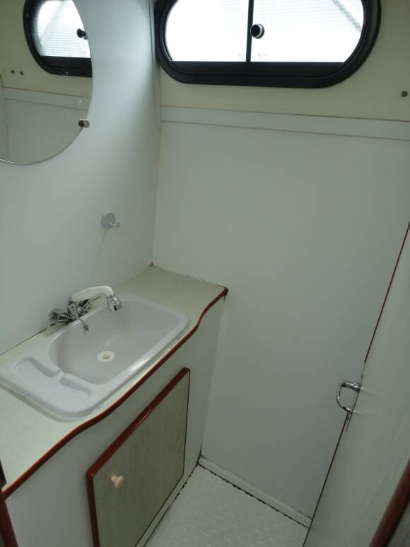 Confort 900 A - Barthroom with Electric Toilet (except on Grand Confort 900 N)