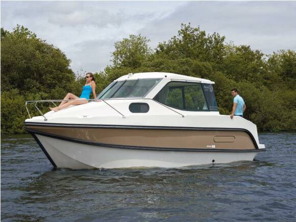 Boating Holidays with Sedan Primo - ext 4