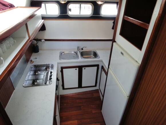 Tarpon 42 - Kitchen