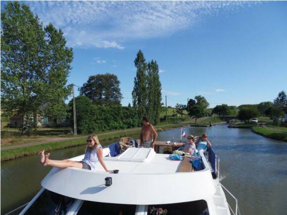 Canal Boat Tarpon 42 Trio Prestige - Outside Steering Position