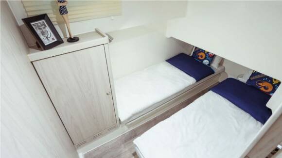 Horizon - Central Cabin with choice of 1 Double Bed or 2 Single Beds
