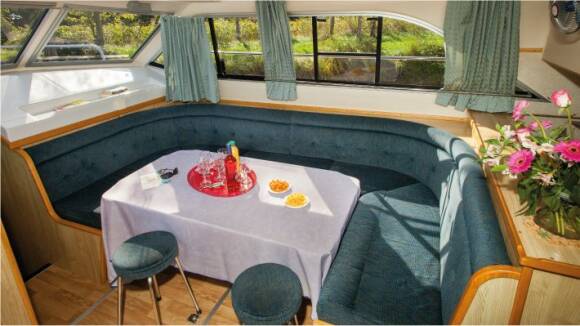 Classique Star - Lounge with DVD Flat Screen, convertible in a Double Bed