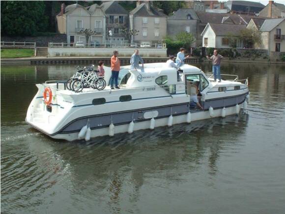 Boating Holidays with Confort 1350 - Ideal Boat for 4 Couples