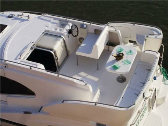 Boating Holidays with Haines 34 - A Great Sundeck at the Rear
