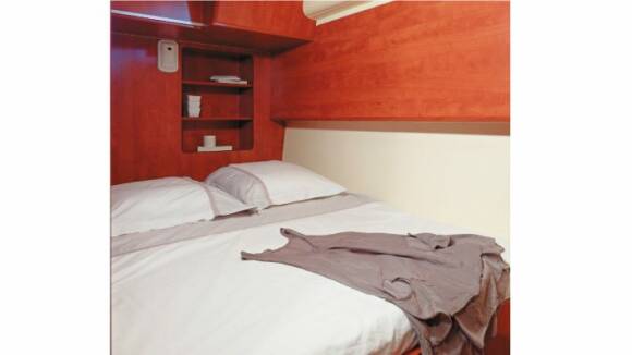 Estivale Sixto Green - Starboard Cabin with a Double Bed