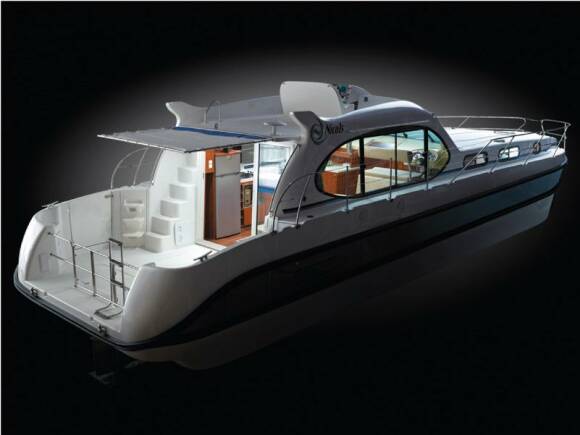 Boating Holidays with Estivale Sixto Prestige - A Modern Boat