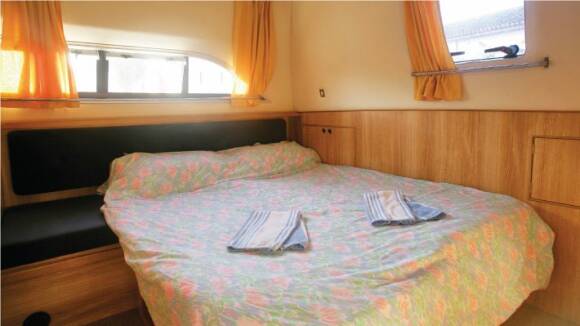 Clipper - Rear Cabin choice of 1 Double Bed or 2 Single Beds