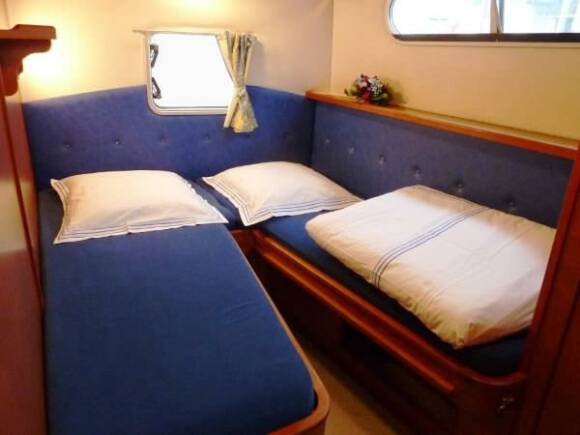 Haines 40 - Port side Rear Cabin, choice between a Double Bed or 2 Single Beds