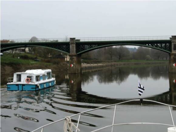 Boating Holidays with Eau Claire 930 - To Discover Fluvial Tourism