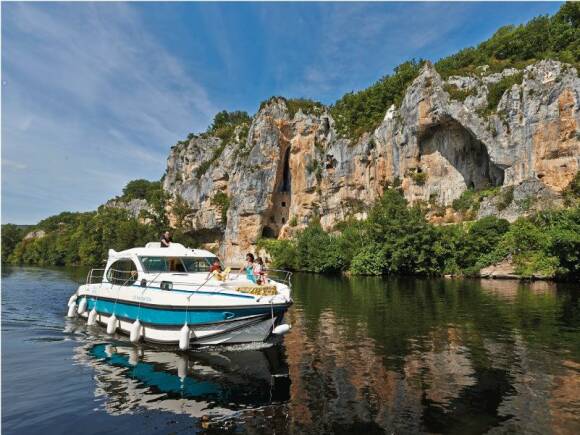 Boating Holidays with Estival Quattro S - A Sundeck at the Front