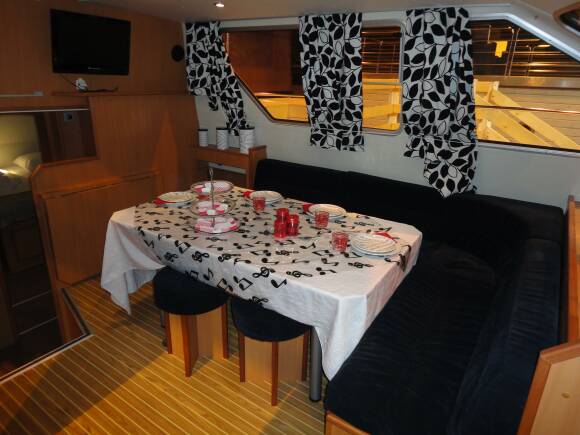 Tarpon 49 Quattro Prestige - Lounge with Air Conditionning and Flat TV