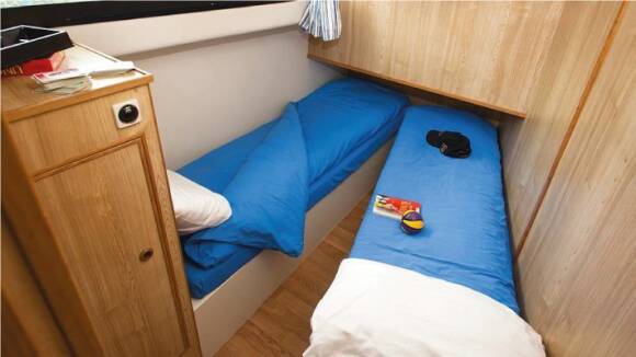 Elegance - Starboard Central Cabin choice of 1 Double Bed or 2 Single Beds