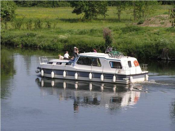 Boating Holidays with Riviera 1120 - 4 Cabins for 4 Adults and 4 Children