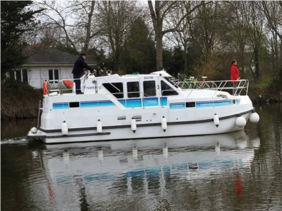 Boating Holidays with Tarpon 32 - Outside Steering Position