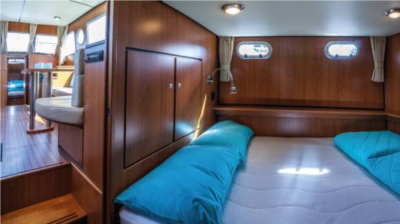 Linssen Grand Study 34.9 - Rear Cabin with a Double Bed