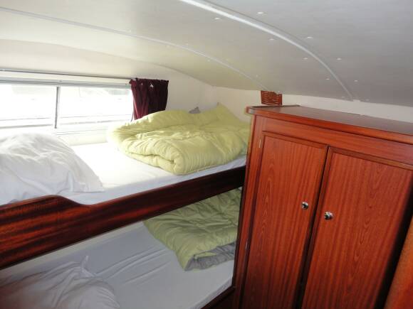 Tarpon 37 - Starboard Rear Cabin with 2 Bunk Beds