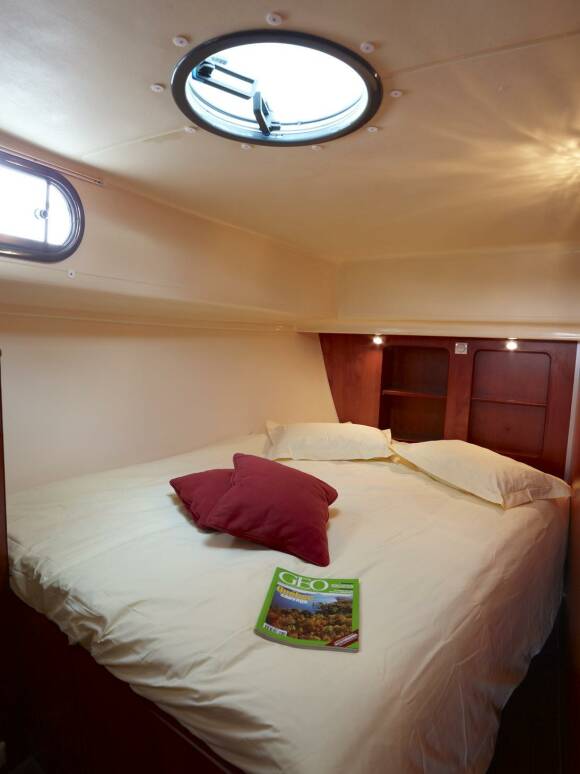 Estival Octo - Front Port side Cabin, choice between a Double Bed or 2 Single Beds