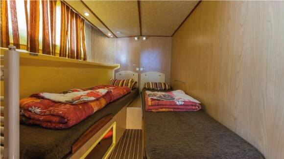 Penichette 1500 FB - Front Cabin, choice of 1 Double Bed or 2 Single Beds