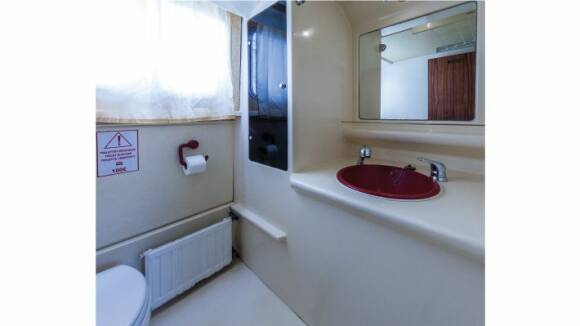 Penichette 1165 FB - Bathroom with Electric Toilets