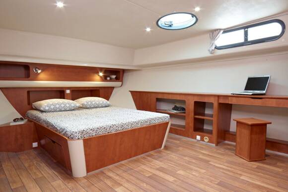 Estival Sixto Prestige - Large Front Cabin with a Double Bed