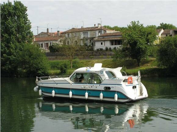 Boating Holidays with Confort 1100 A- ext 5